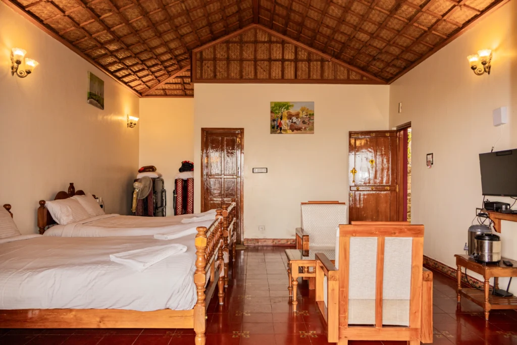 Hanging-huts-kurumbha (1)